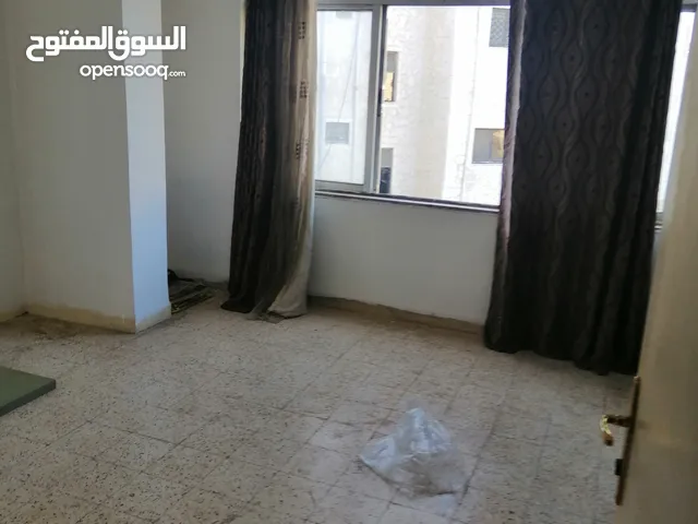 شقه صغيره للايجار البيادر شارع الصناعه