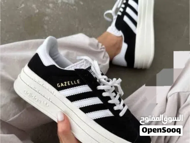 حذاء أديداس ميرور أورجينال، خامة ممتازة وراحة عالية، مناسب لكل الستايلات، متاح مقاسات 36 إلى 40.