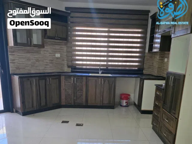 170 m2 3 Bedrooms Apartments for Rent in Ramallah and Al-Bireh Al Irsal St.