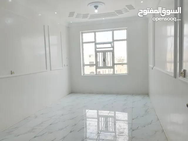 1000 m2 3 Bedrooms Apartments for Rent in Sana'a Other