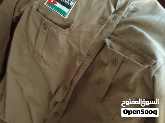 زي الكشافة للمدارس  مقاس 38   علي علم الاردن مافي ولا اي شقوق ولا اي زر مخلوع لبس اقل من سنة