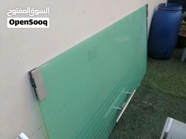 باب سكريد كامل مع اغراضو متر في مترين بس ركب قزاز عشره ملي اثقيل شي فخم جدا