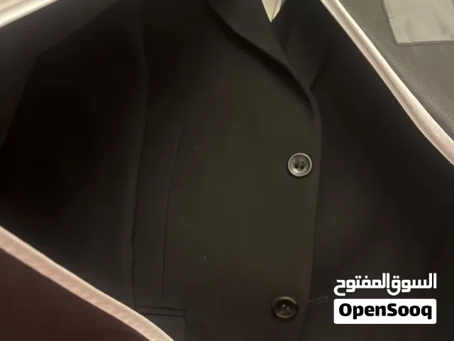 بدله جديده بدون اي استخدام مع كامل الاشياء