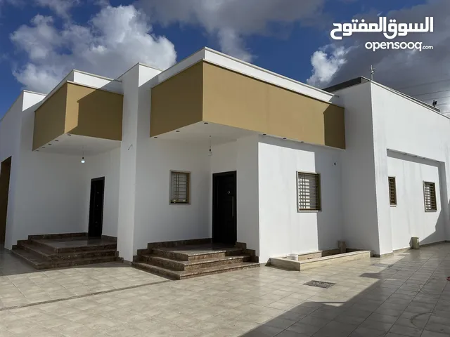 205m2 More than 6 bedrooms Townhouse for Sale in Tripoli Tajura