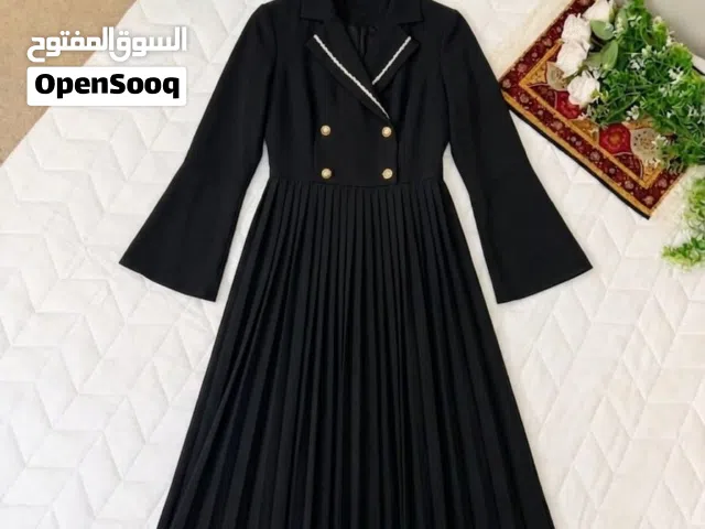 فستان نسائي  لون اسود فقط