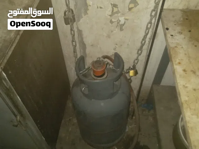 تلاجه و2 سرير مجوز وانبوبة غاز مليانه للبيع