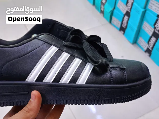 مجموعة احذية كجوال للبيع