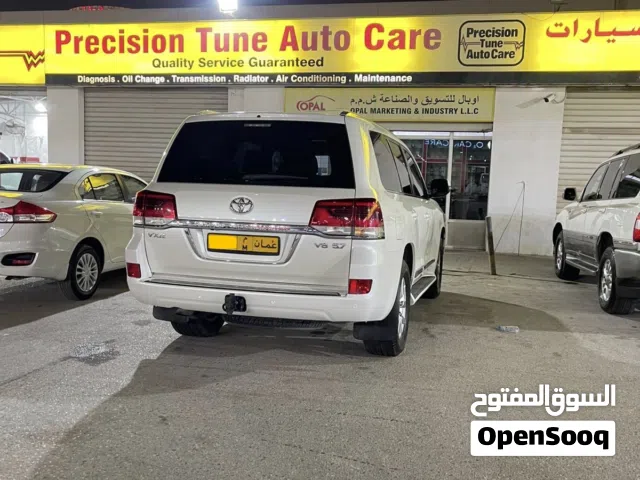 لاندكروزر VX-E وكالة عمان