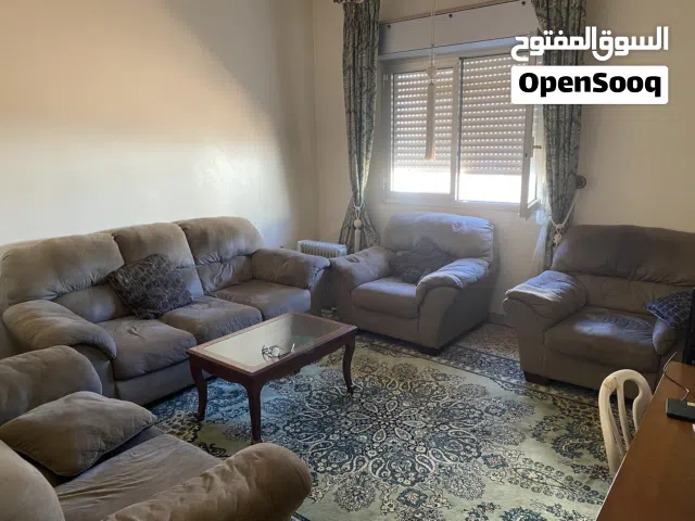 صالون للبيع في حالة جيدة يتكون من اربع قطع