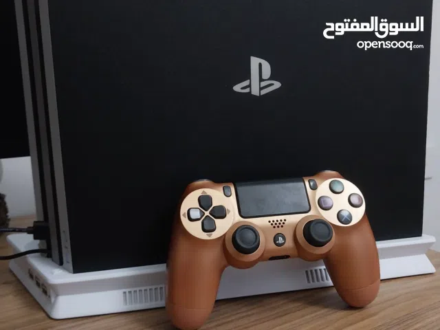 بلايستيشن4برو مع قاعده تبريد ذاكره 1تيرا عررطه مع اربع سيديات السعر 275دولار قابل للتفاوض