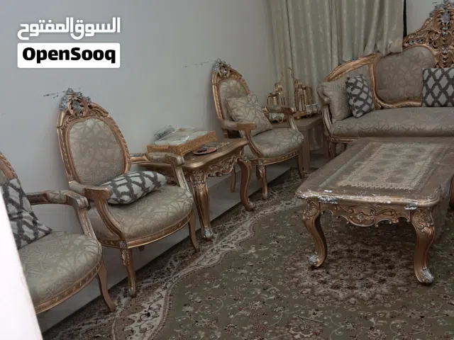 كراسي  وطاولات مستعمله للبيع < خشب زان مصري >