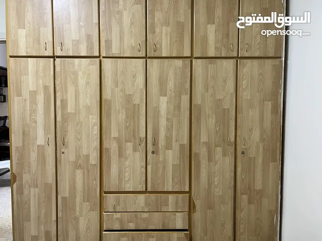 خزانة للبيع