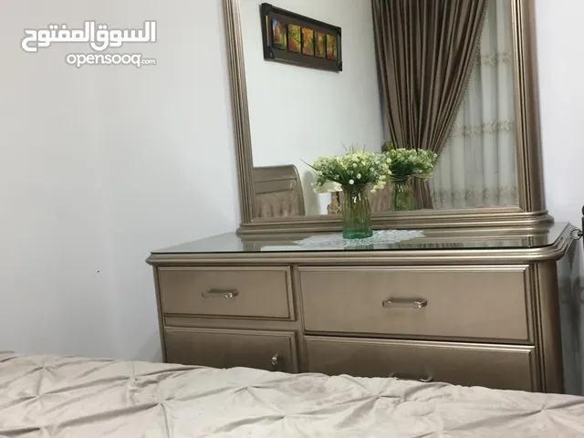 غرفه نوم شباب مميزه تفصيل خشب زان وسويد بحاله الغير مستعمل مميزه