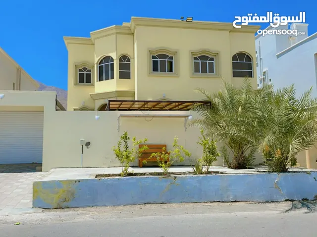 460 m2 More than 6 bedrooms Villa for Sale in Al Dakhiliya Bidbid