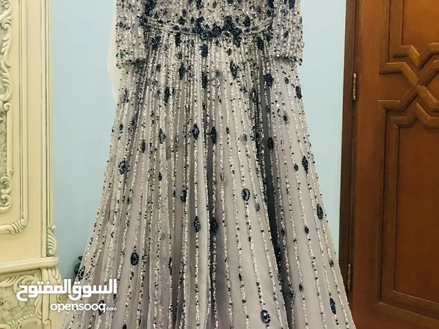 فستان سهره غالي يباع بنصف سعره الاصلي شبه جديد