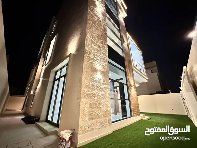 5 bedroom villa majlis hall with roof and swimming pool available