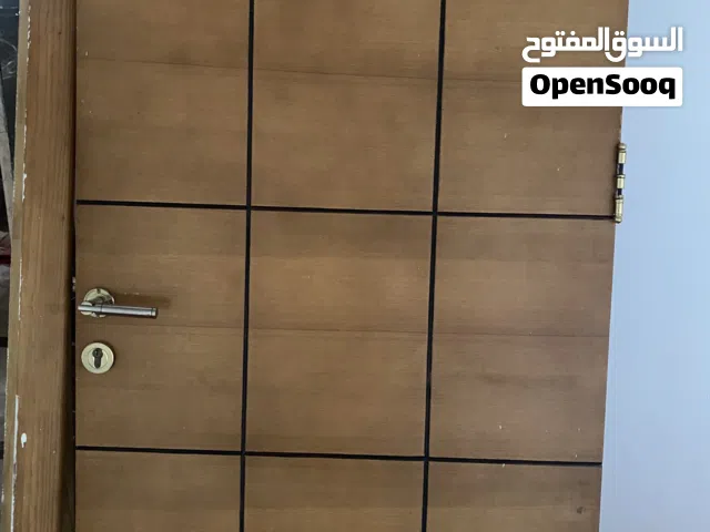 أبواب خشبيه مستعمله للبيع