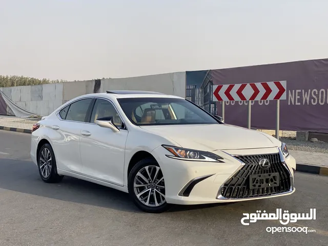ES300h  2023 Model  GCC Specs  V4 Hybrid engine