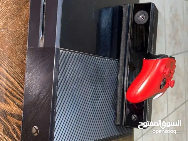 Xbox one with Kinect camera and red controller and 2 rechargeable batteries 2650 mAh with charger