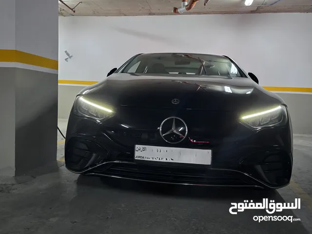 سيارة مرسيدس EQE 350 كهربائية بالكامل موديل 2023 جديده عداد زيروو