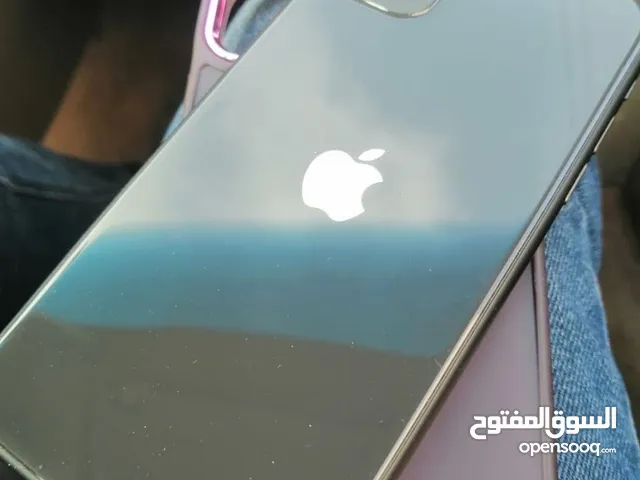 الرقم بالوصف  iPhone 11 black 128g