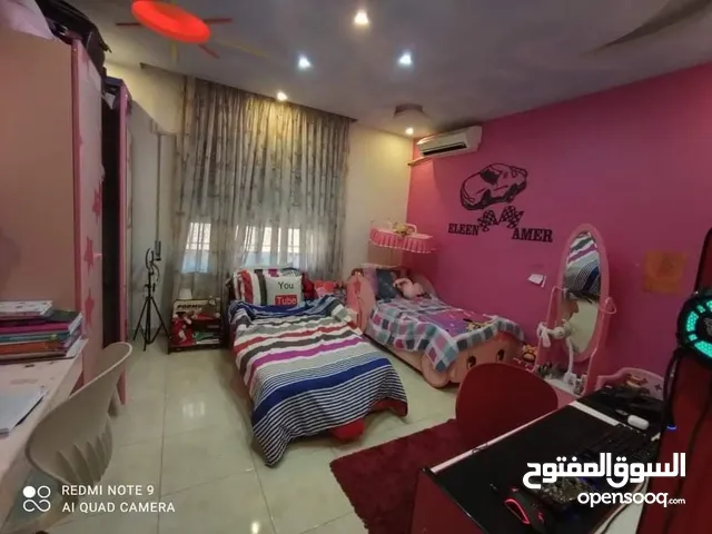 165 m2 3 Bedrooms Apartments for Sale in Amman Al Kursi