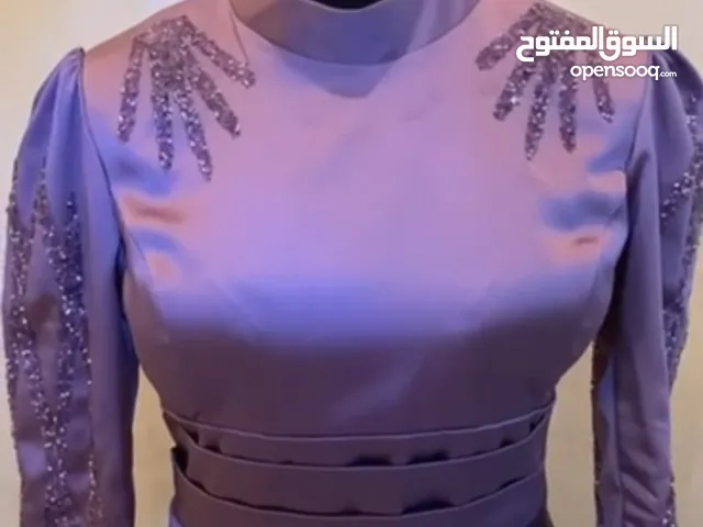 فستان للبيع