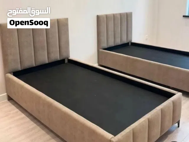 اسره جميع المقاسات متوفره وممكن تخت اللون اليناسب معك والتشكيله مصنوع لتوفير الراحة والرفاهية