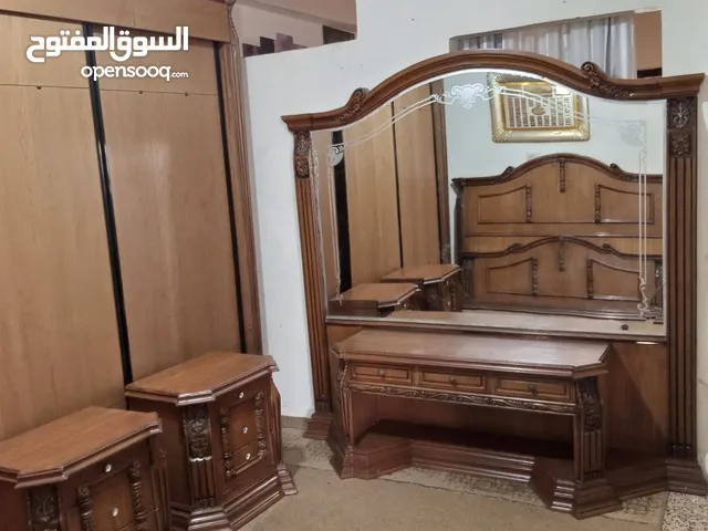 غرفة نوم مصرية  فخمة جداخشب لاتيه 18 وزان  بحالة شبه جديدة للبيع  