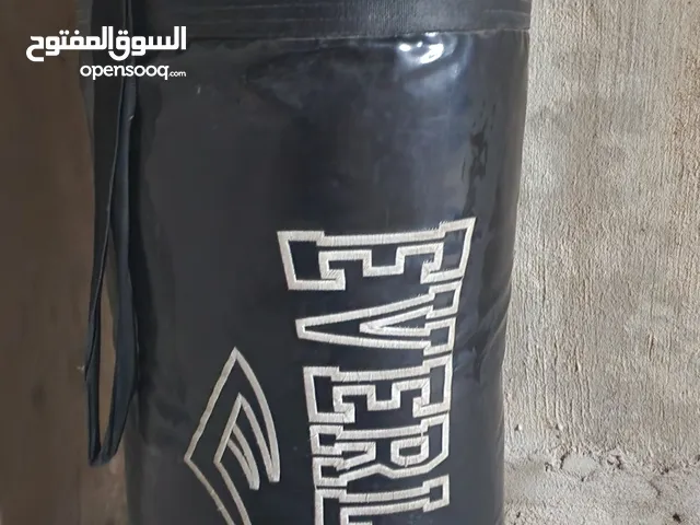 كيس ملاكمة و كفوف