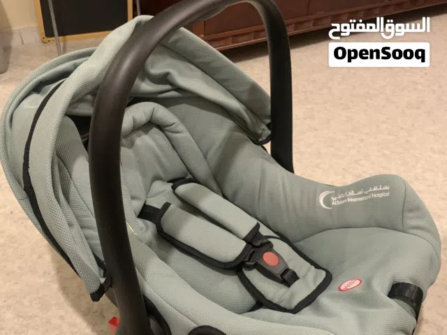 كرسي اطفال جديد و نظيف