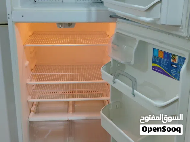 نبيع ثلاجه فرجدير امركي 24 قدم حجم كبير بحاله ممتازه استخدام بحاله ممتازه معا التوصل التشغيل والكفال