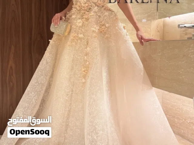 فستان نسائي