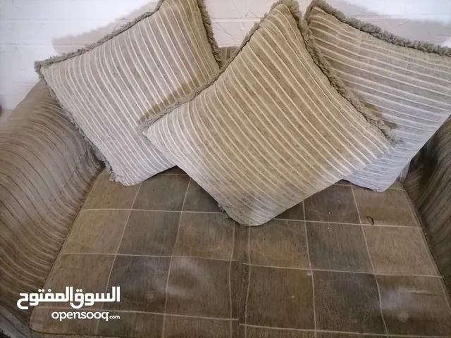 كنب مستعمل للبيع بسعر مناسب 50