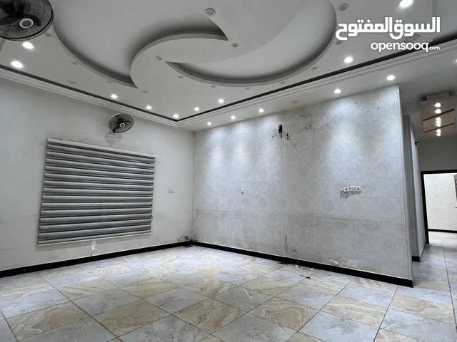 200 m2 2 Bedrooms Apartments for Rent in Basra Qibla