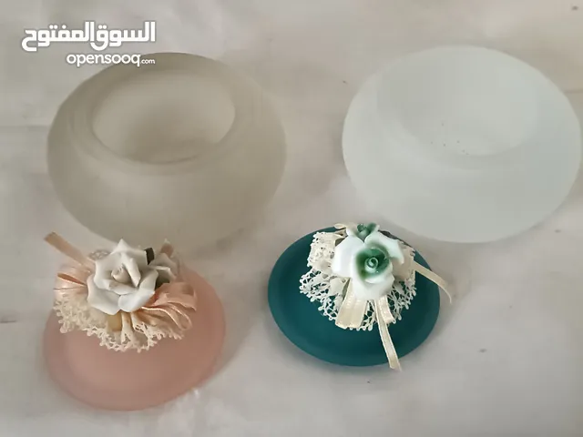 مجموعه تحف وخزفيات بورسلين متنوعه كبير وصغير علب سبوع افراح ورو كل قطعه لها سعر كلها مستوردة