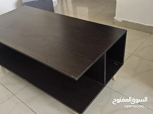طاولة وسط مستعملة