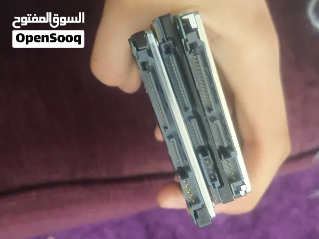 ثلاث هردسكات للبيع ب15الثلاث هاردسكات خربانين وبحاجة إلى صيانة