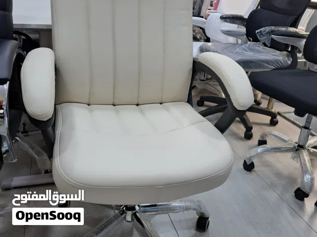 كرسي مكتبي جلد فوم كامل فخم جدا
