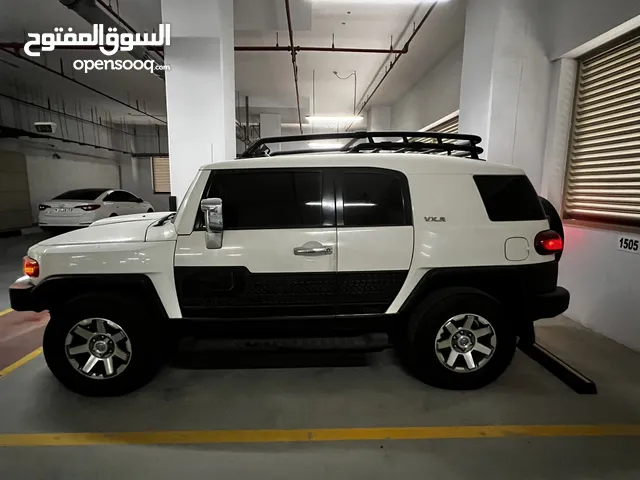 Toyota FJ Cruiser 2015 – VXR حالة ممتازة