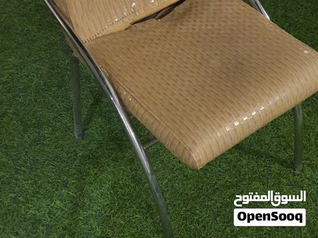 4 كراسي بحالة جيدة