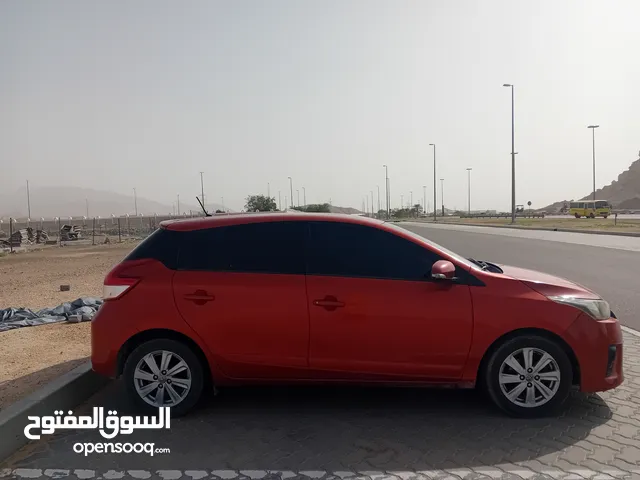 urgent sale yaris 2015 9 months have mulkiya km 315000