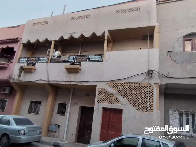 236 m2 More than 6 bedrooms Townhouse for Sale in Tripoli Ghut Shaal