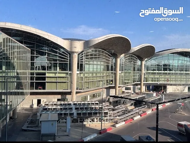 توصيل مطار 14 دينار فقط  خدمة  24 ساعة دقة بالمواعيد مع احدث السيارات  من و إلى المطار والمعابر