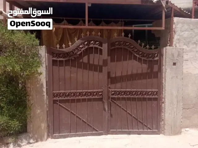 240 m2 2 Bedrooms Townhouse for Sale in Babylon Al-Sina'i