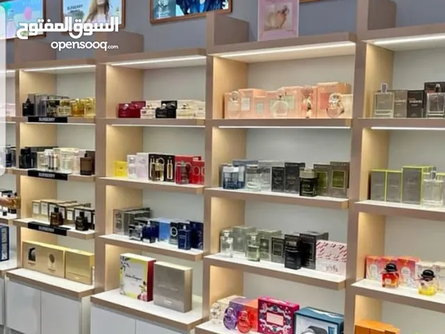 ديكورات محلات المكياج والعطور والعناية بالبشرة