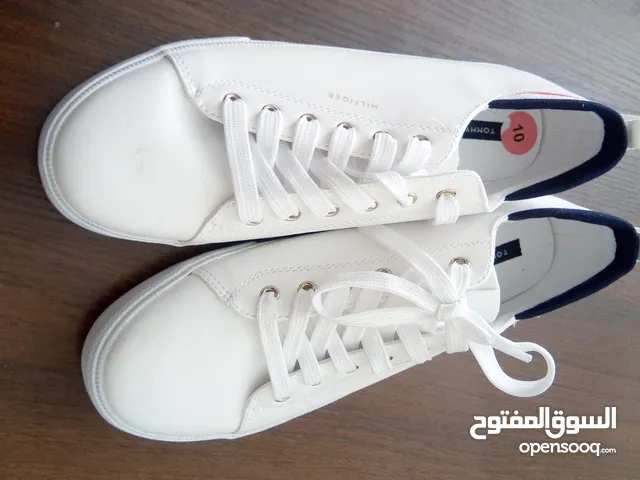 White Comfort Shoes in Amman