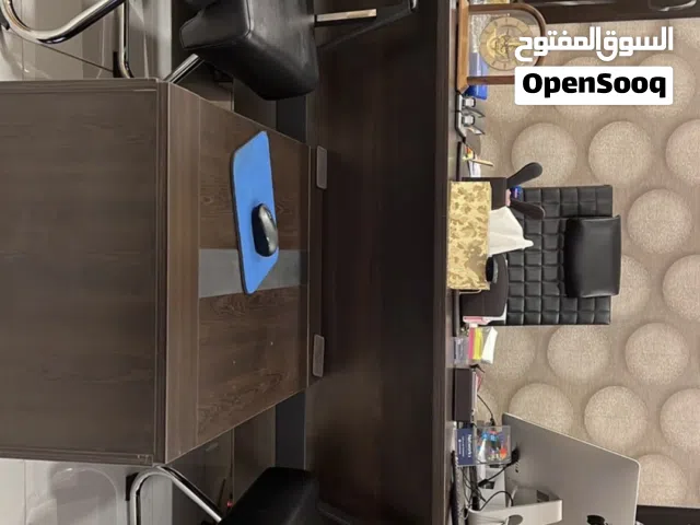 مكتب للبيع ، ومعدات ل طحن القهوة وميزان الكتروني للبضايع