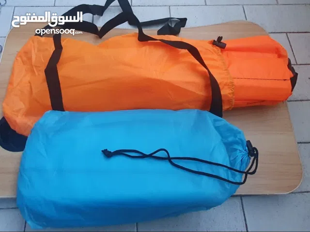 كراسي للتخييم و للبحر  على شكل فراش ، تعبى بالهواء ، قابلة للطي والتخزين