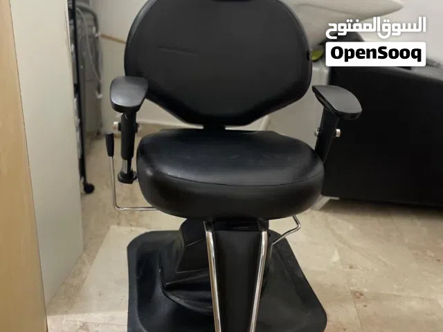 كرسي المكياج وقص الشعر